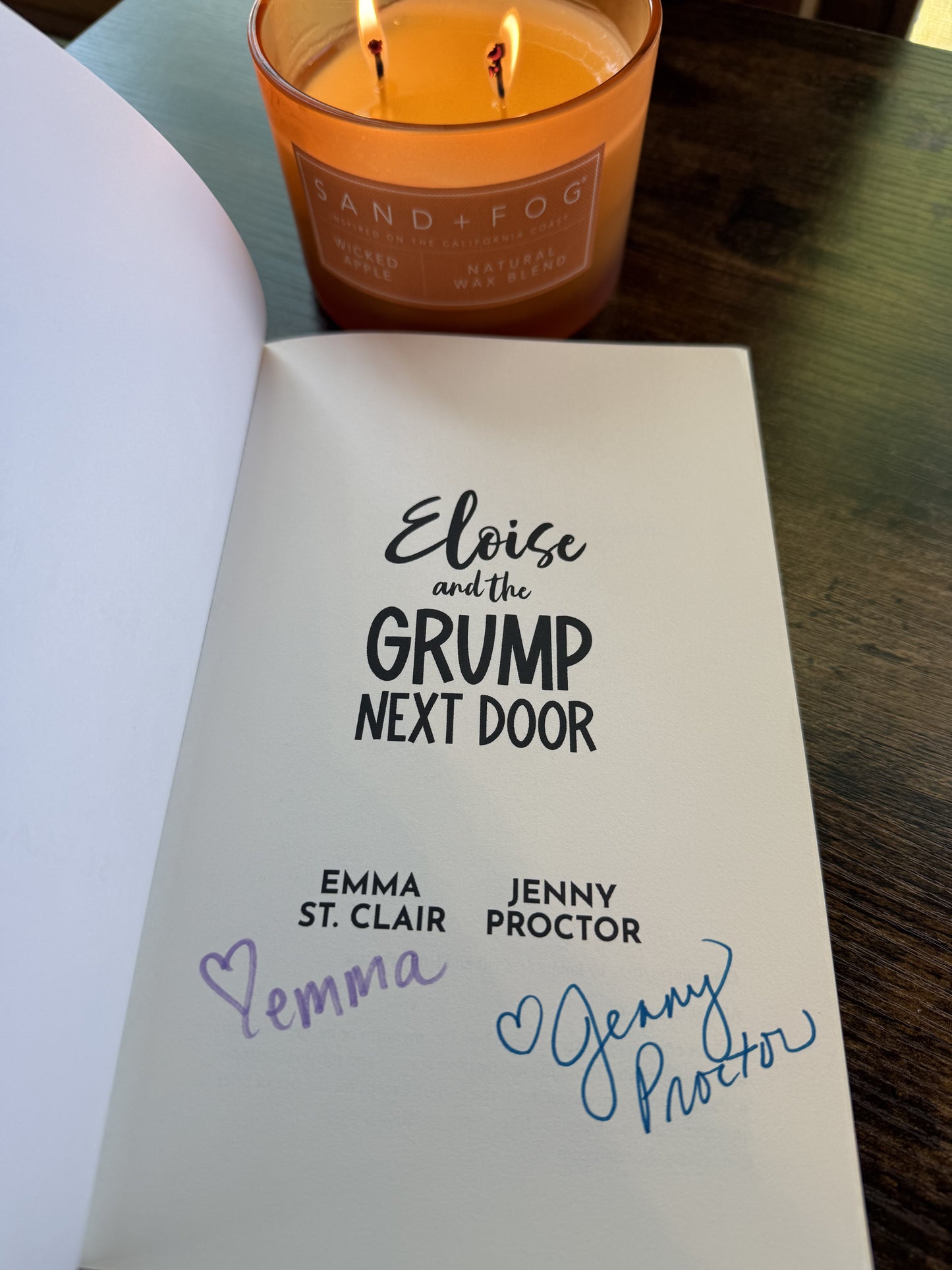 Eloise and the Grump Next Door: A Sweet Romantic Comedy (Oakley Island Romcoms)